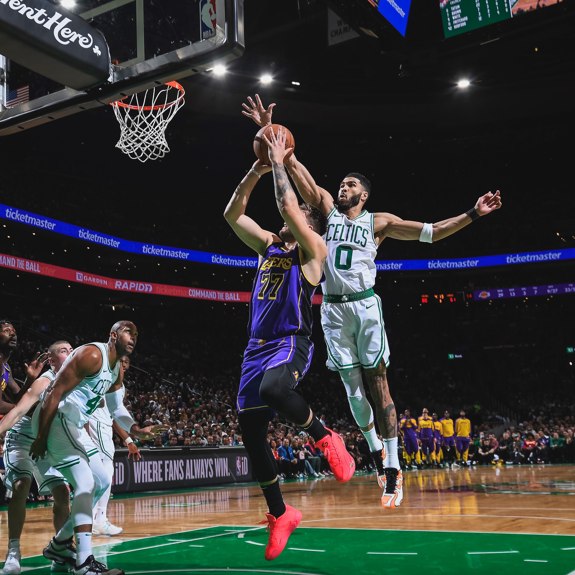 九游正版入口-关于塔图姆迎来七赛季出色发挥，西班牙队观众热烈欢呼！的信息