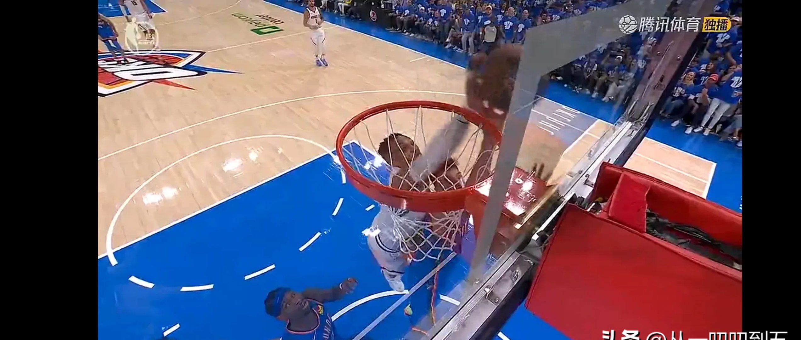 九游正版入口-德布劳内重返赛场，爆冷首场状态出色，掘金观众沸腾！